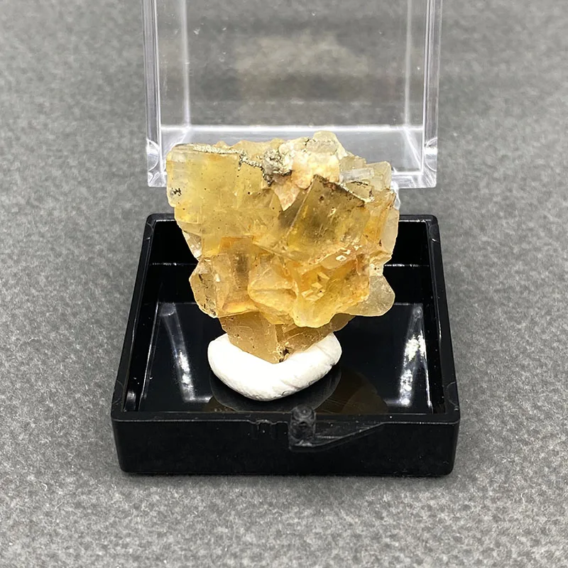 100%  Natural yellow fluorite Mineral Specimens Stones and Crystals Healing Crystal from Spain  +Box size:35*35*35 mm