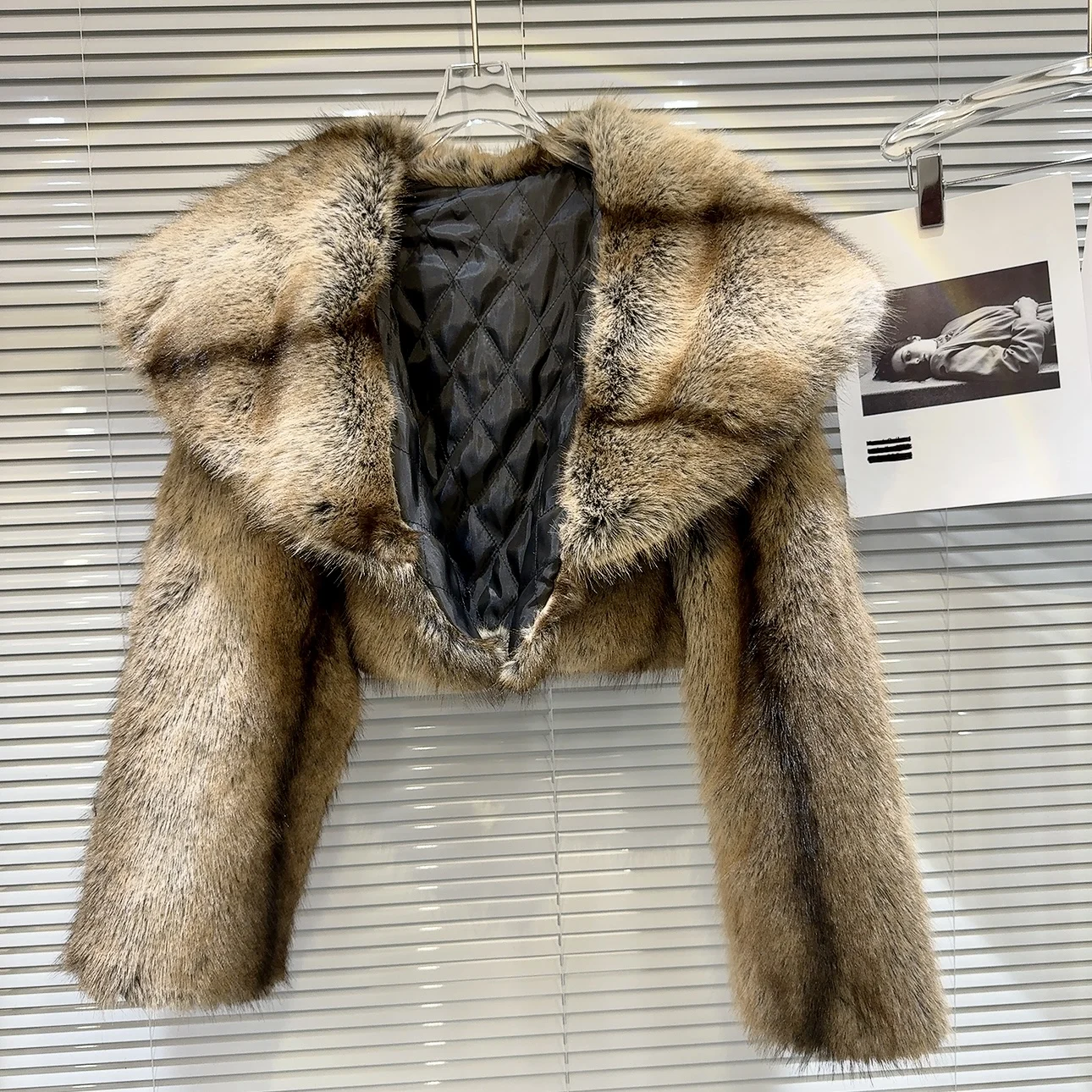 Fashion Big Lapel Long Sleeve Environmental Protection Faux Fur Cotton Jacket Women 2023 Winter New Short Furry Coats Female