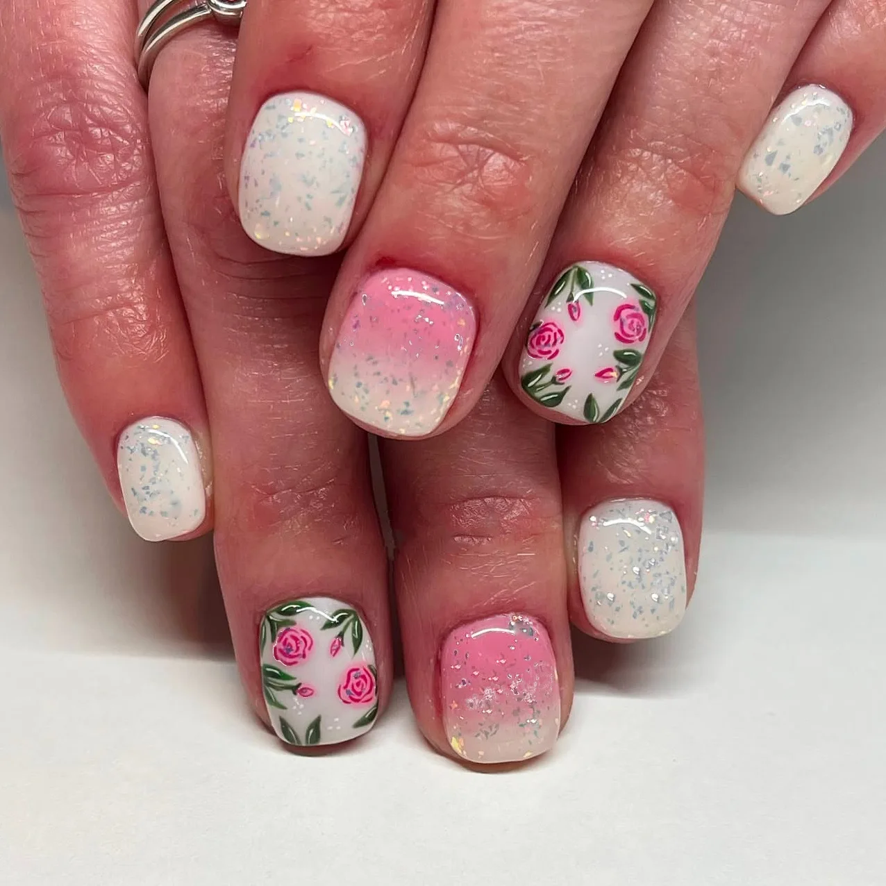 Künstliche Nägel Mittellang Mit Blumen & Strass – 24-teiliges Set In Rosa & Weiß Inkl. Kleber & Feile
