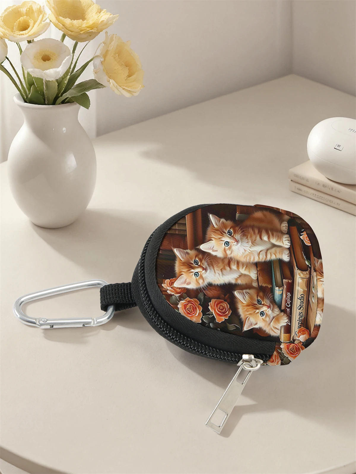 Cat pattern printed mini wallet, zipper change bag with hook clip, headphone key bag, suitable for men and women