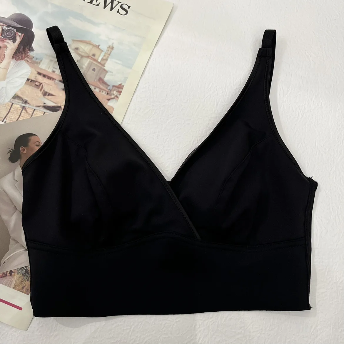 Women Deep V Sexy Slim Bra Wireless Gathered Underwear Comfort Brassiere Sexy Seamleass Lingerie Push Up Intimates Bralette