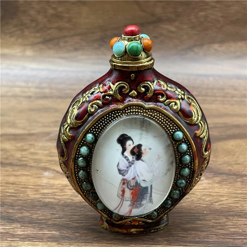 

Beauty luminous snuff bottle living room features handicrafts nostalgic antiques old objects with noses painted inside.