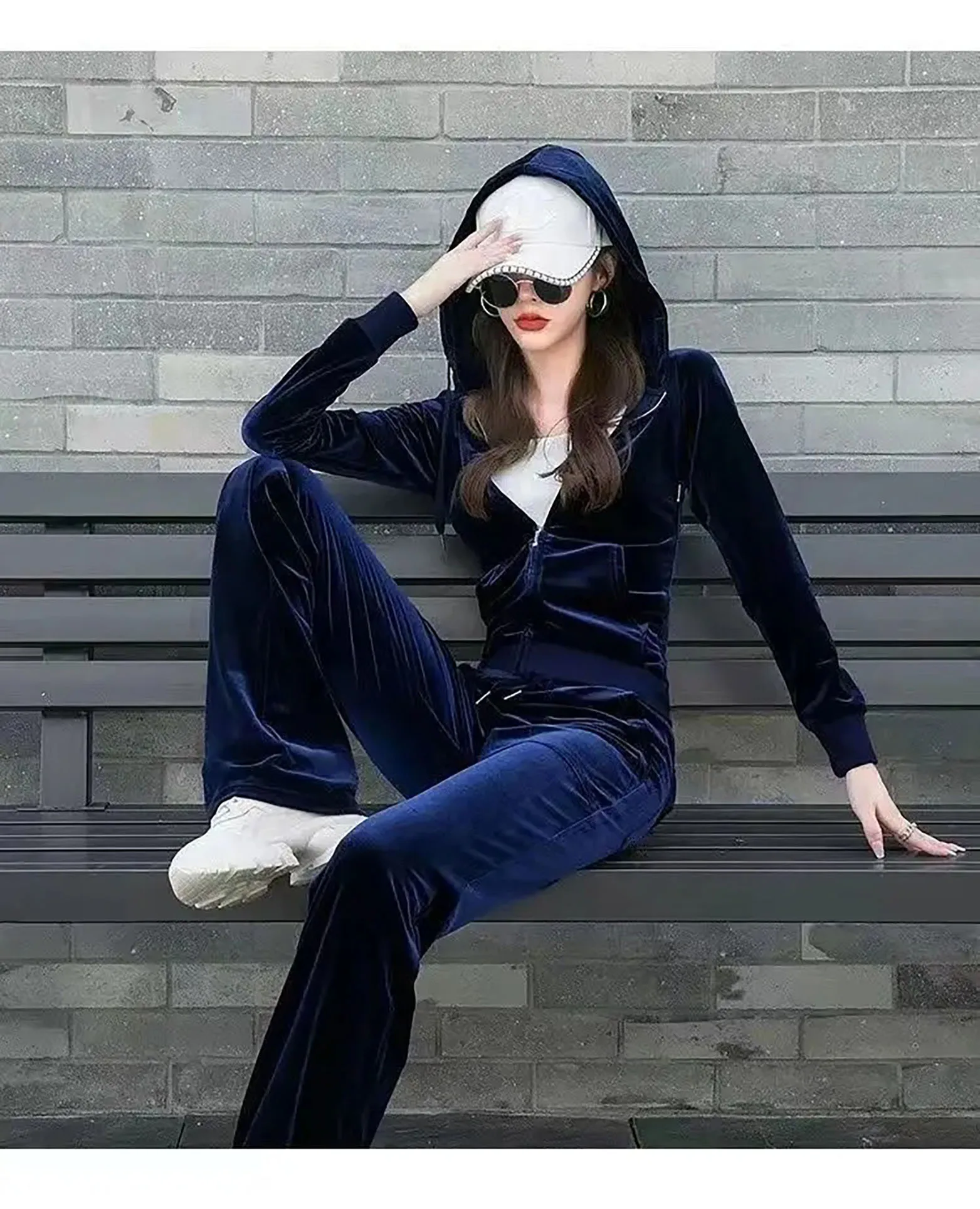 Velvet Hooded Sports Set Image 3