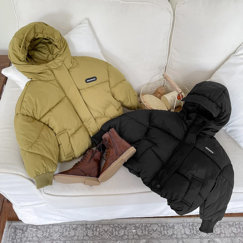 ���ƿ� �ٿ� ��Ʈ ��Ŷ, �� �ٶ����� ����� ��Ʈ, ������ �ܿ� ��ī �ѿ�, ��� �Ƿ�, 2023 �Ƹ��ٿ�