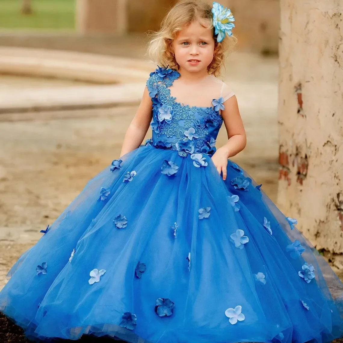 

Flamboyant Ball Gown Flower Girl Dresses Tulle Ruffle O Neck Cap Sleeves With 3D Flowers Lace Applique Children Communion Robe