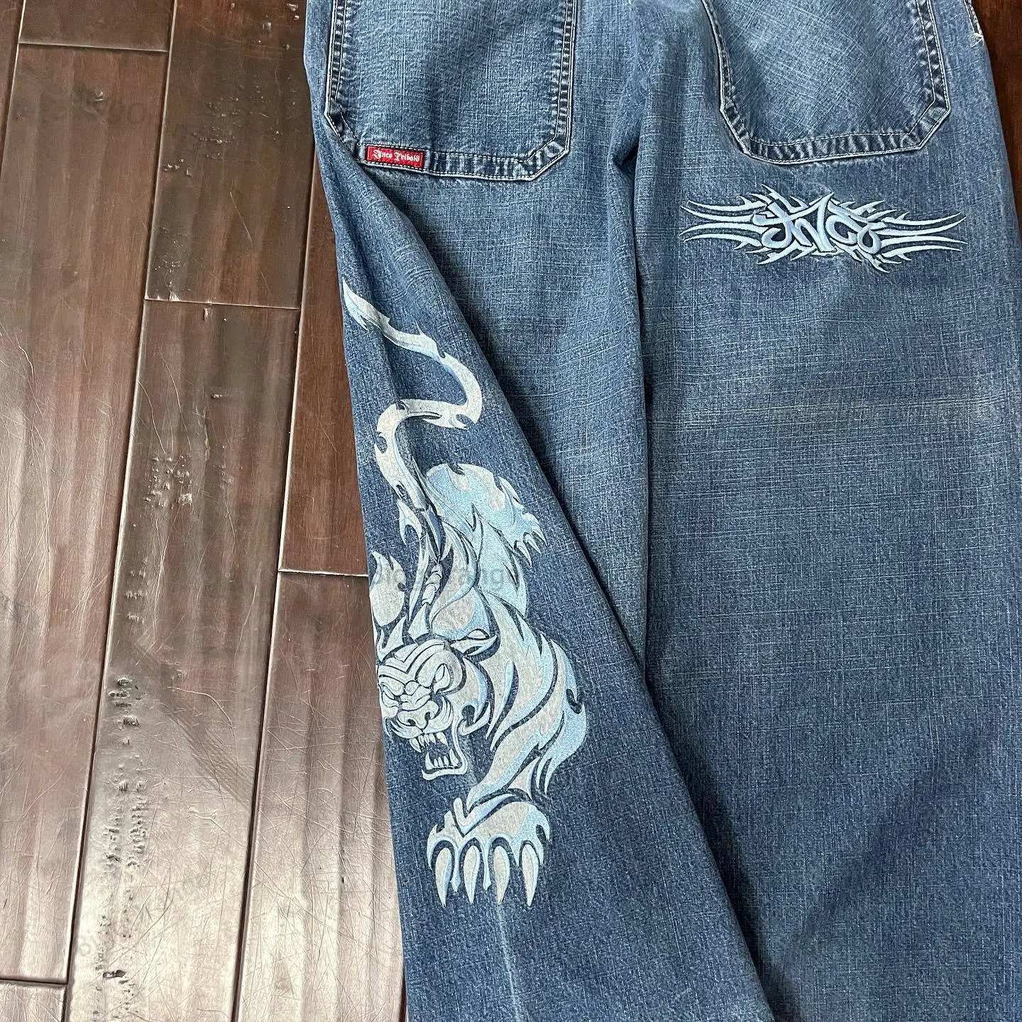 Рисунок 5 - Джинсы JNCO Y2K в стиле Харадзюку