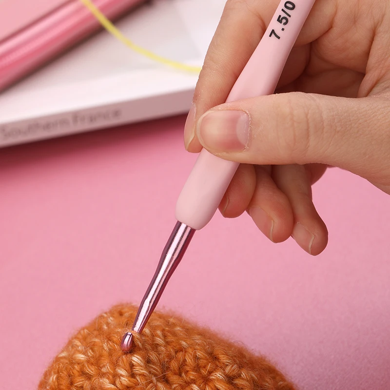 TLKKUE Crochet Hooks Set Pink Color Plastic Handle Knitting Hook Needles For Crocheting Knit DIY Sewing Accessories Knit Tools