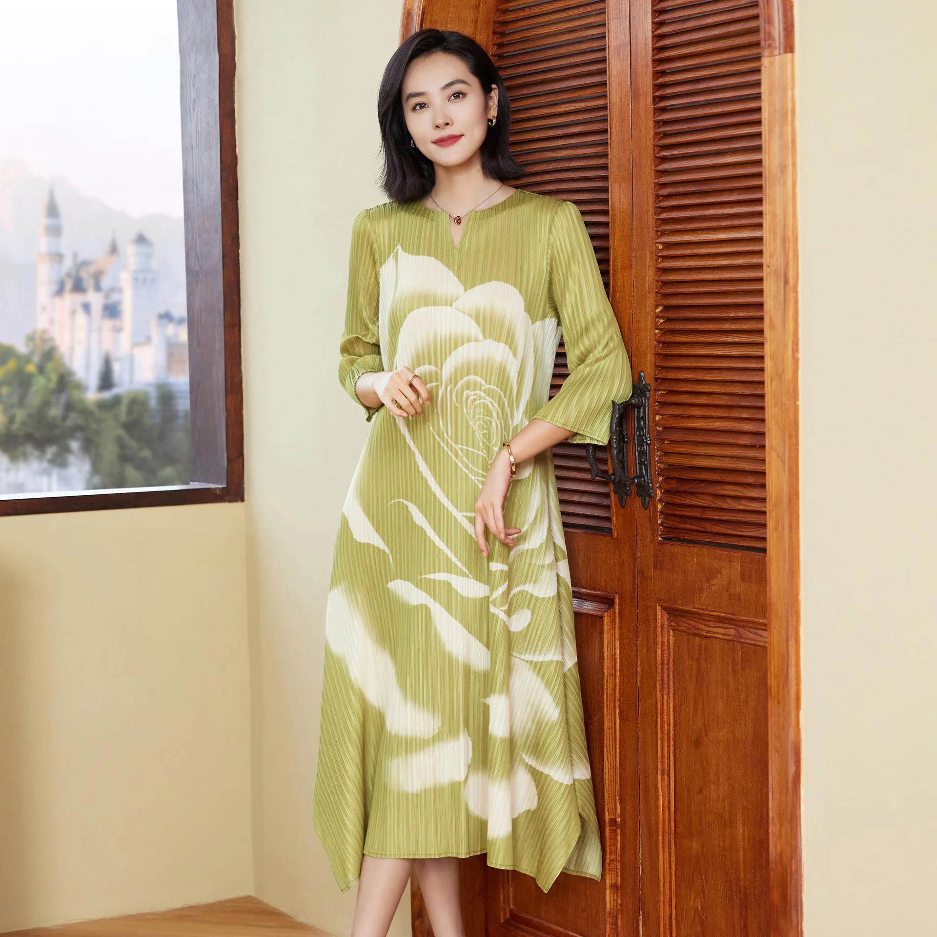 

Miyake Pleated Dress Women's 2023 Autumn New Fashion Flower Print V-neck Long-sleeved Loose Large Size Mid-length Elegant Dress