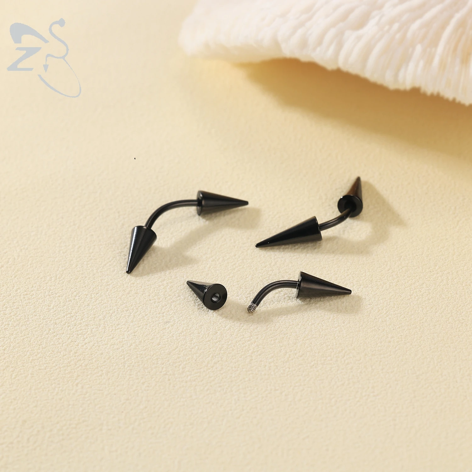 ZS 1PC 16G Spike Curved Barbell Augenbrauenring Außengewinde Augenbrauenbolzen Kegel Rook Daith Piercing Schwarz Farbe Lippenpiercing – Detail 9