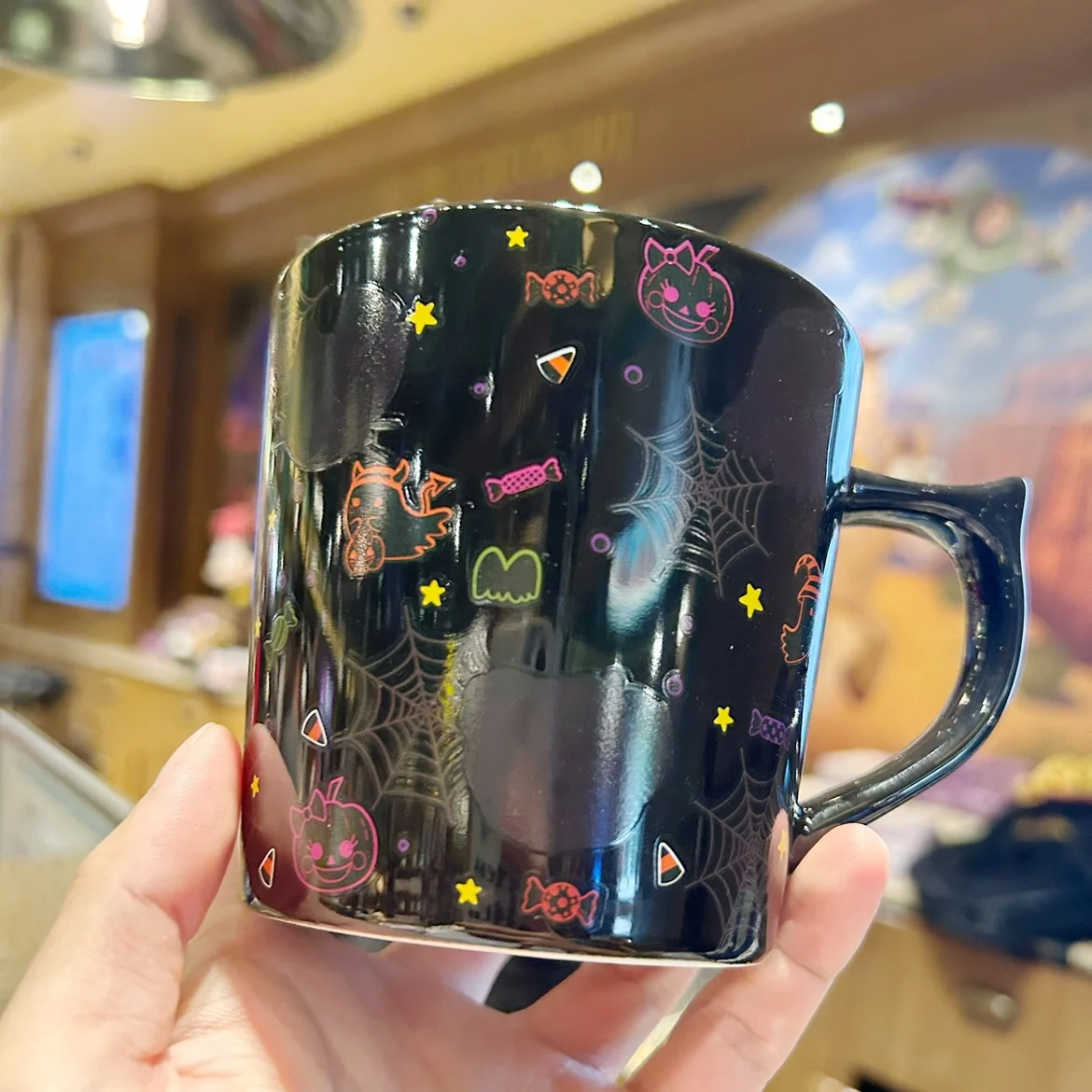 

Disney cartoon Halloween Ceramic Cup Winnie Drinking Cup Donald Duck Cup
