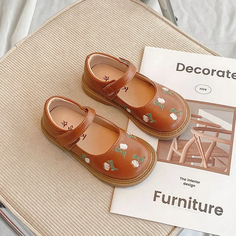 Leather Kids Dance Shoes with Flowers Embroidery for Girls