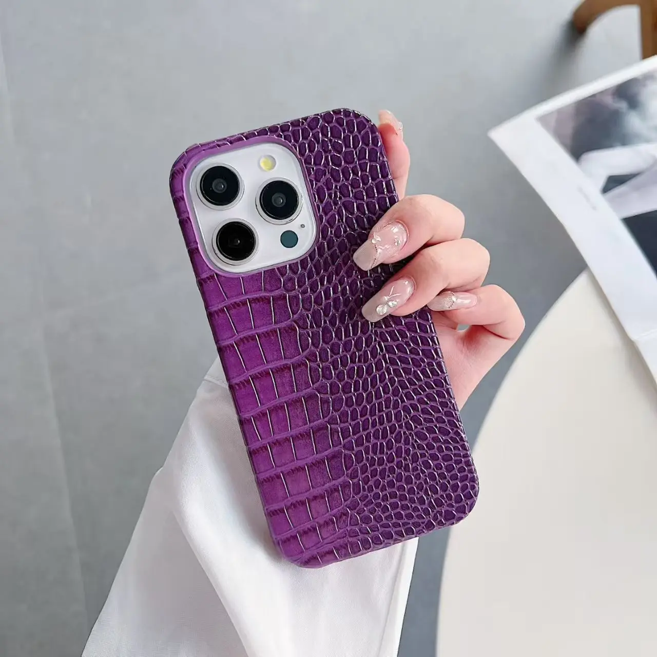 ตัวเลือกสินค้า เคส iPhone 17 Pro PU ลายจระเข้ หรูหรา ครึ่งหุ้ม
