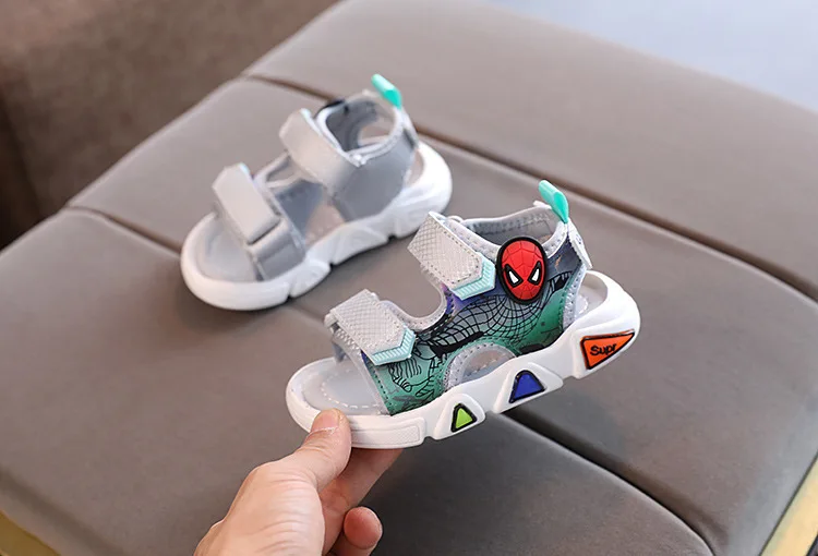 child shoes girl New Disney  cute boys spiderman sandals with light princess kids soft shoes Europe size 21-30 leather girl in boots