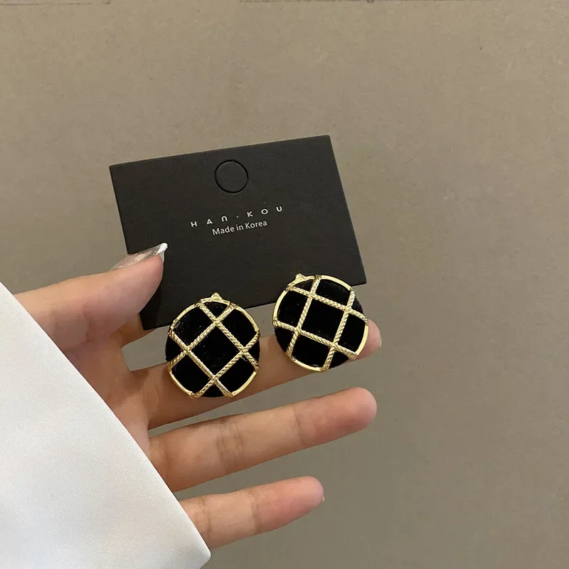 Animal Earrings Autumn Winter Leopard Print Plush Earrings Female Korean Temperament Fashion Cold Wind Retro