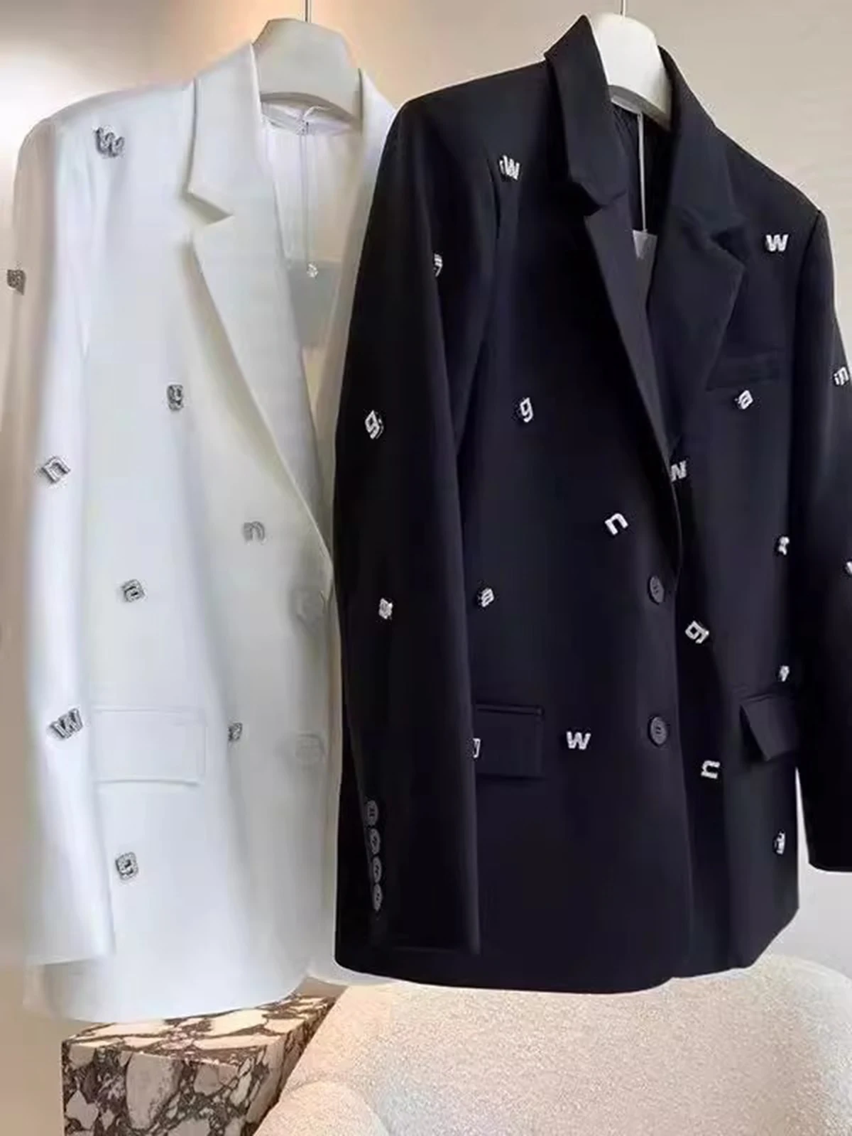 Women Casual Blazer Jacket With Letter Embellishment Design Spring Autumn New Long Sleeve Single Breasted Loose Suit Coat Female 2