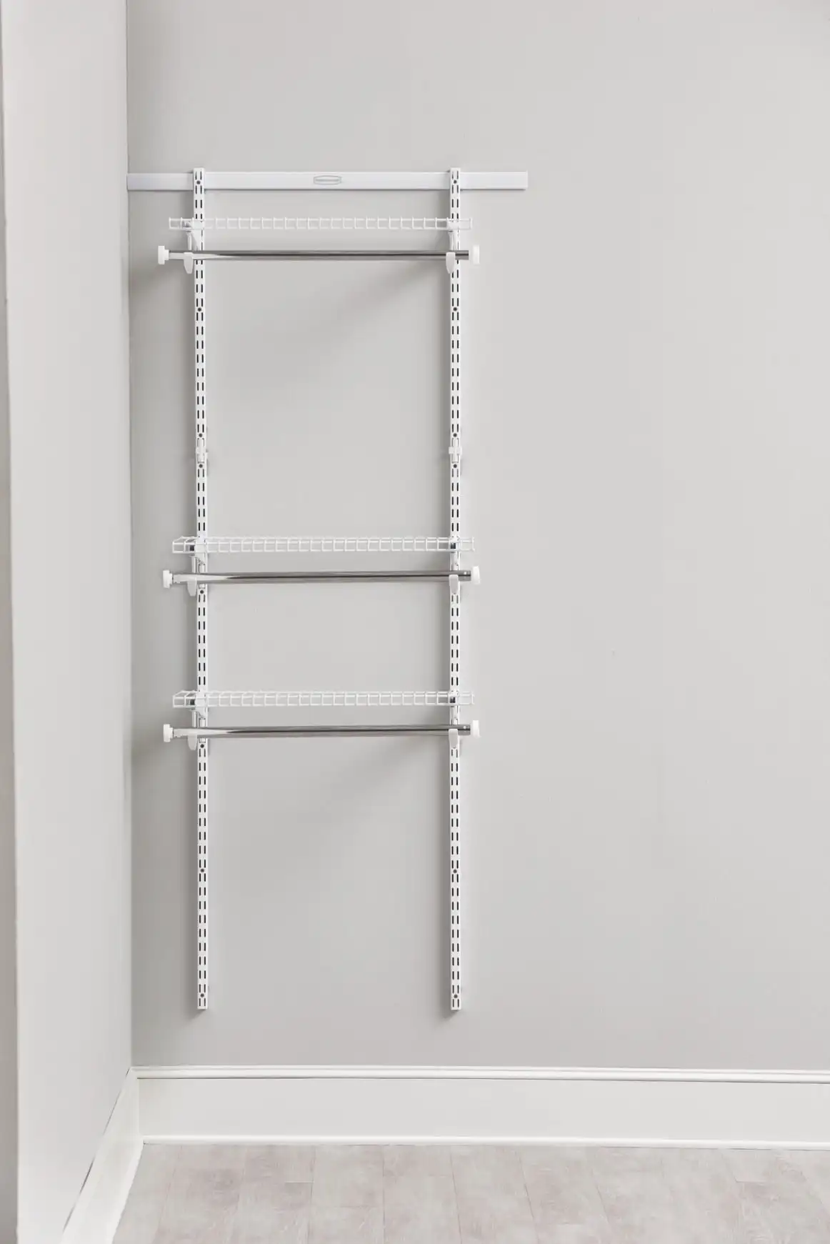 

Rubbermaid 2-4ft Steel Expandable Closet Kit Organization Storage Solution, White