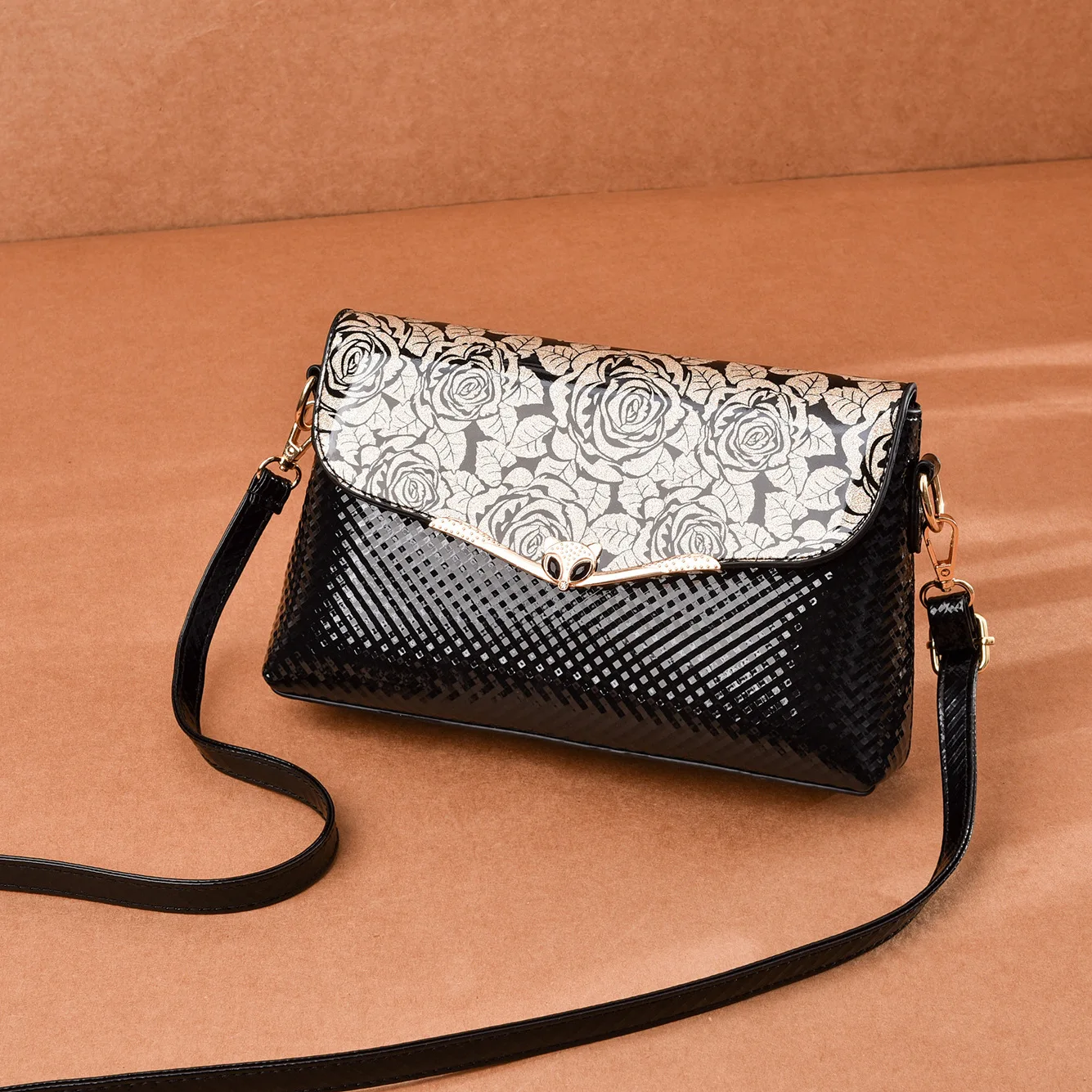 Simple Women's Bag 2022 Fashionable Messenger Small Bag Large-capacity Soft Leather Shoulder Bag With Many Trendy Styles New