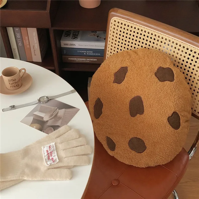 A Cookie-Shaped Pillow, Suitable for Chairs, Bedrooms, Or As a Cushion, Featuring Decorative Irregular Patterns Placed Randomly