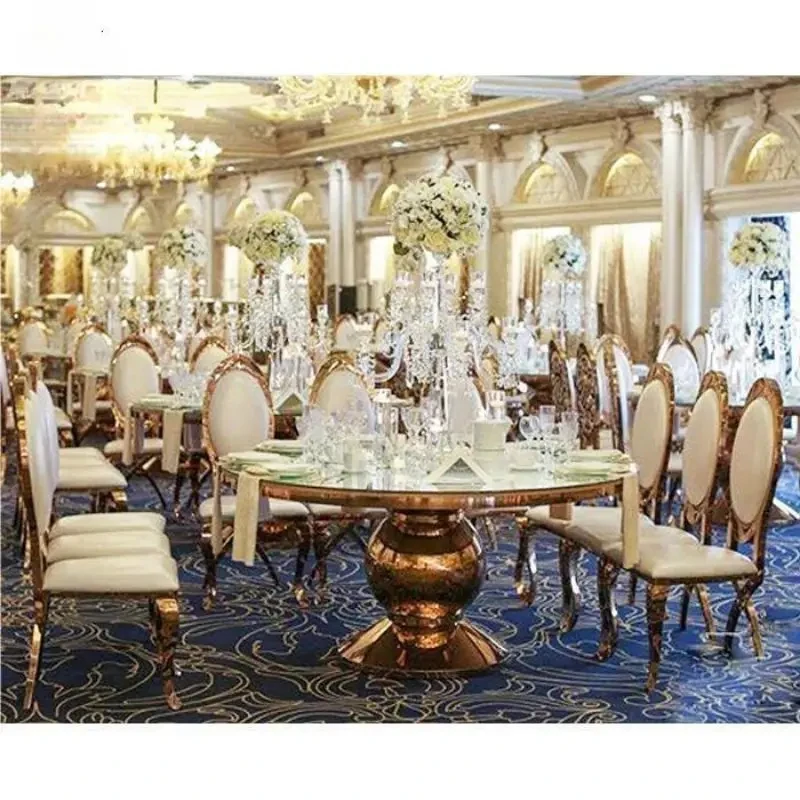 

Современный круглый гостиничный зал, свадебный стол, зеркальная стеклянная поверхность