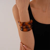 Amber Acrylic Irregular Opening Bracelet Vintage Jewelry Women Trend Fashion Exquisite Exquisite Party Gifts Elegant RG496 2
