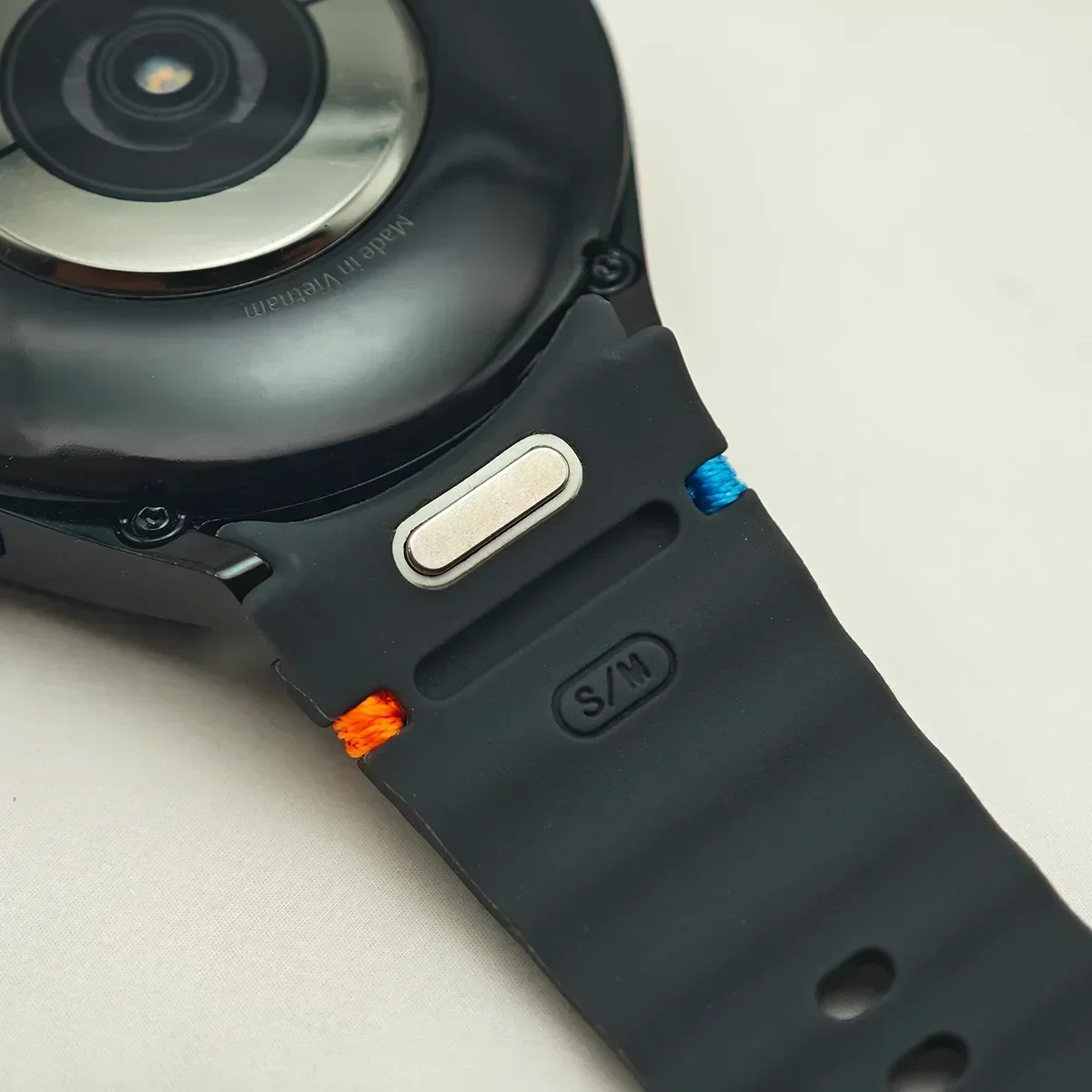 Premium Silicone Strap for Galaxy Watch - Elegant & Durable Bracelet Accessory