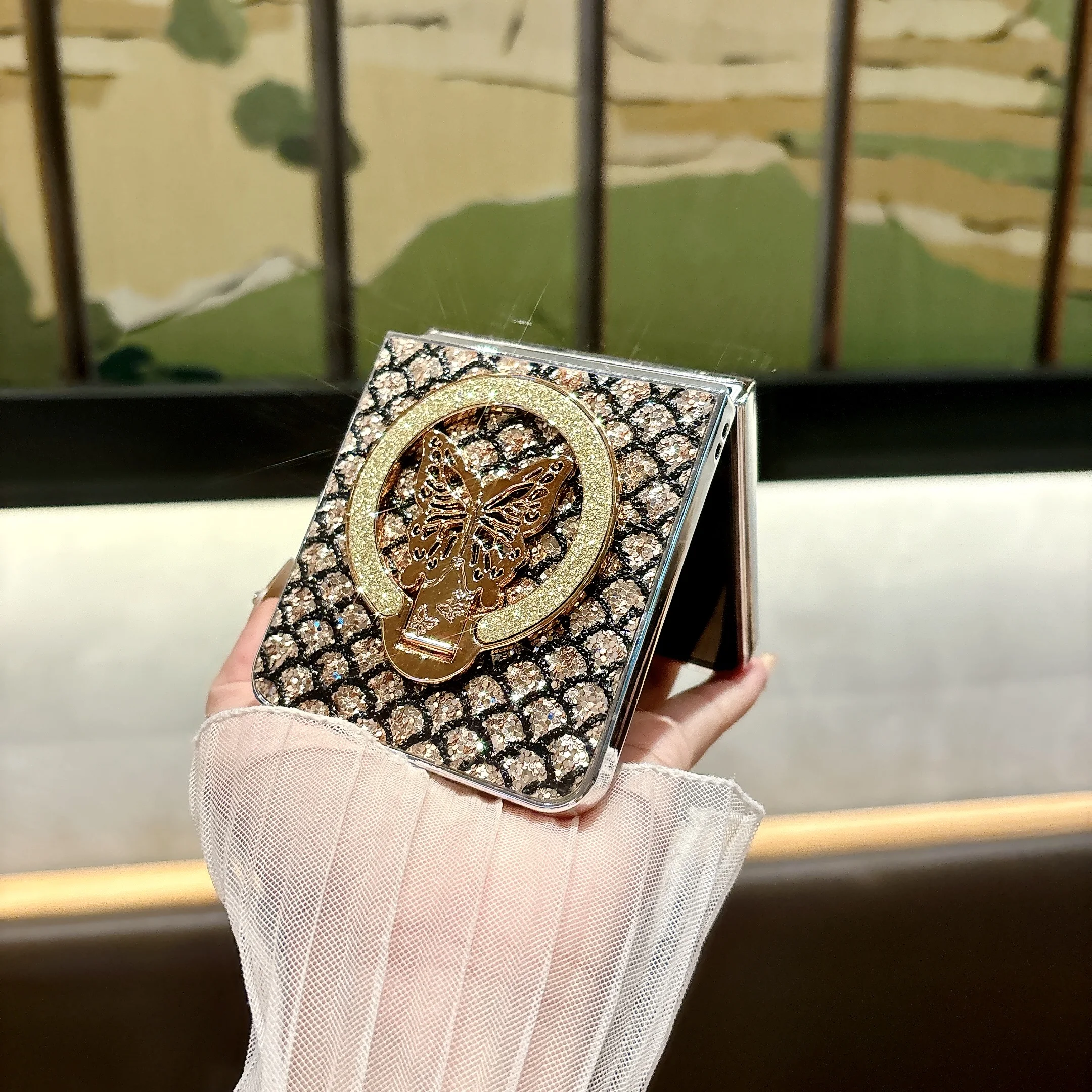 Luxury Fish Scale Butterfly Stand Case For Samsung Galaxy Z Flip_voghion.com