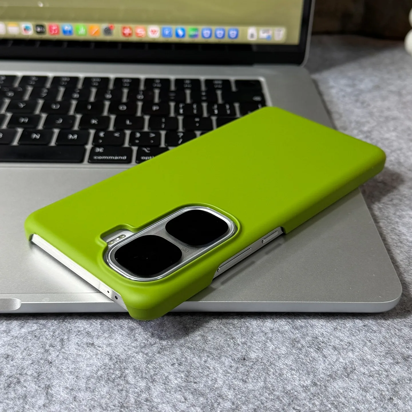 Luxury Frosted PC Heat Dissipation Shockproof Hard Back Cover with Anti-Slip Grip