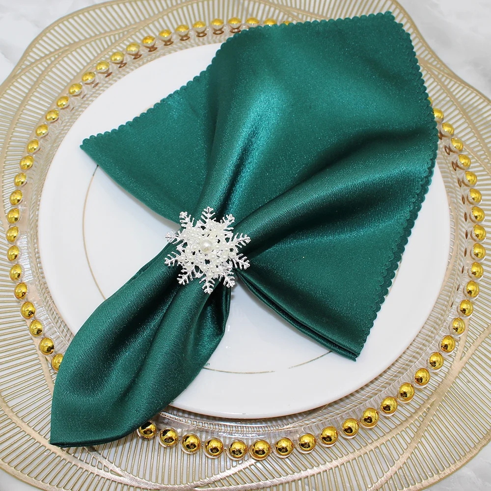 6Pcs Silver Pearl Napkin Rings Christmas Snowflake Napkin Holder Rings for Christmas Holiday Party Wedding Banquet Table Decor