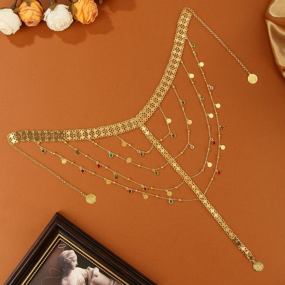 تاج رأس ذهبي متعدد السلاسل بعملات متدلية – تصميم ش...
