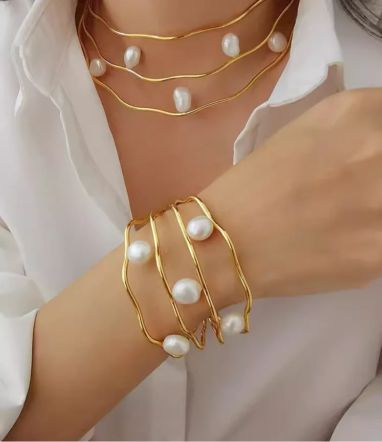 

Нишевое индивидуальное трехслойное волнистое ожерелье с натуральным жемчугом нейтральный модный чокер ожерелье браслет кольцо