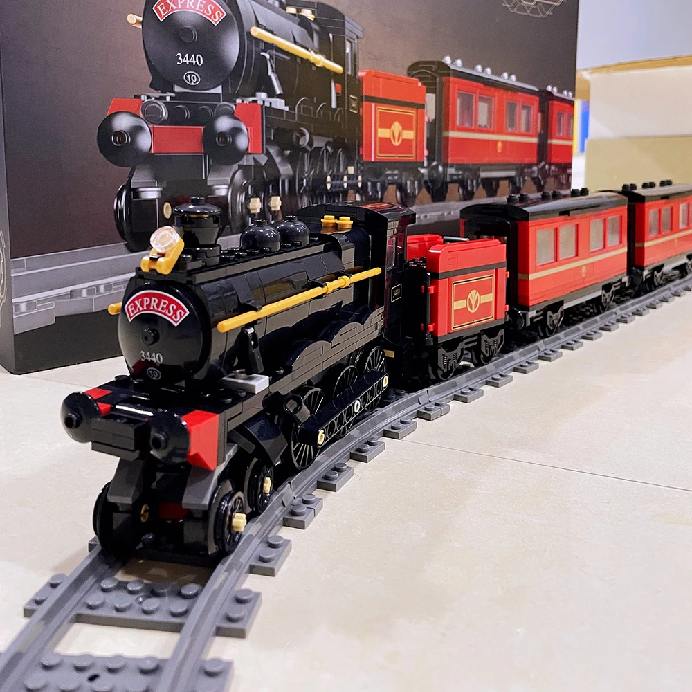 

The GWR Steam Train Model Railway Series Cargo Train Track 59002 Modular MOC Building Blocks 789PCS Creative Toys Gifts For Boys