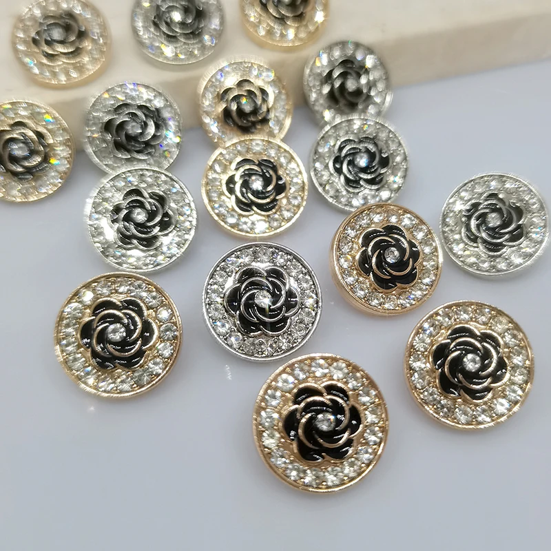 CHANEL 7 SILVER METAL BUTTONS CC LOGO 18 MM /UNDER 3/4'' NEW LOT  7