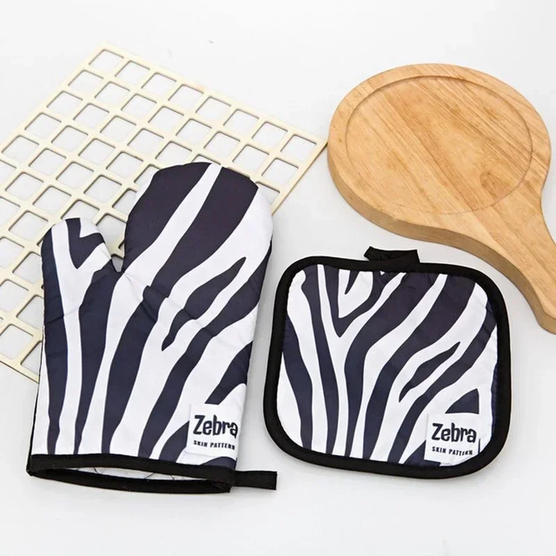 Oven Baking Gloves Microwave Oven Gloves with Mat High-temperature Resistant Kitchen Baking Tools Bakeware BBQ