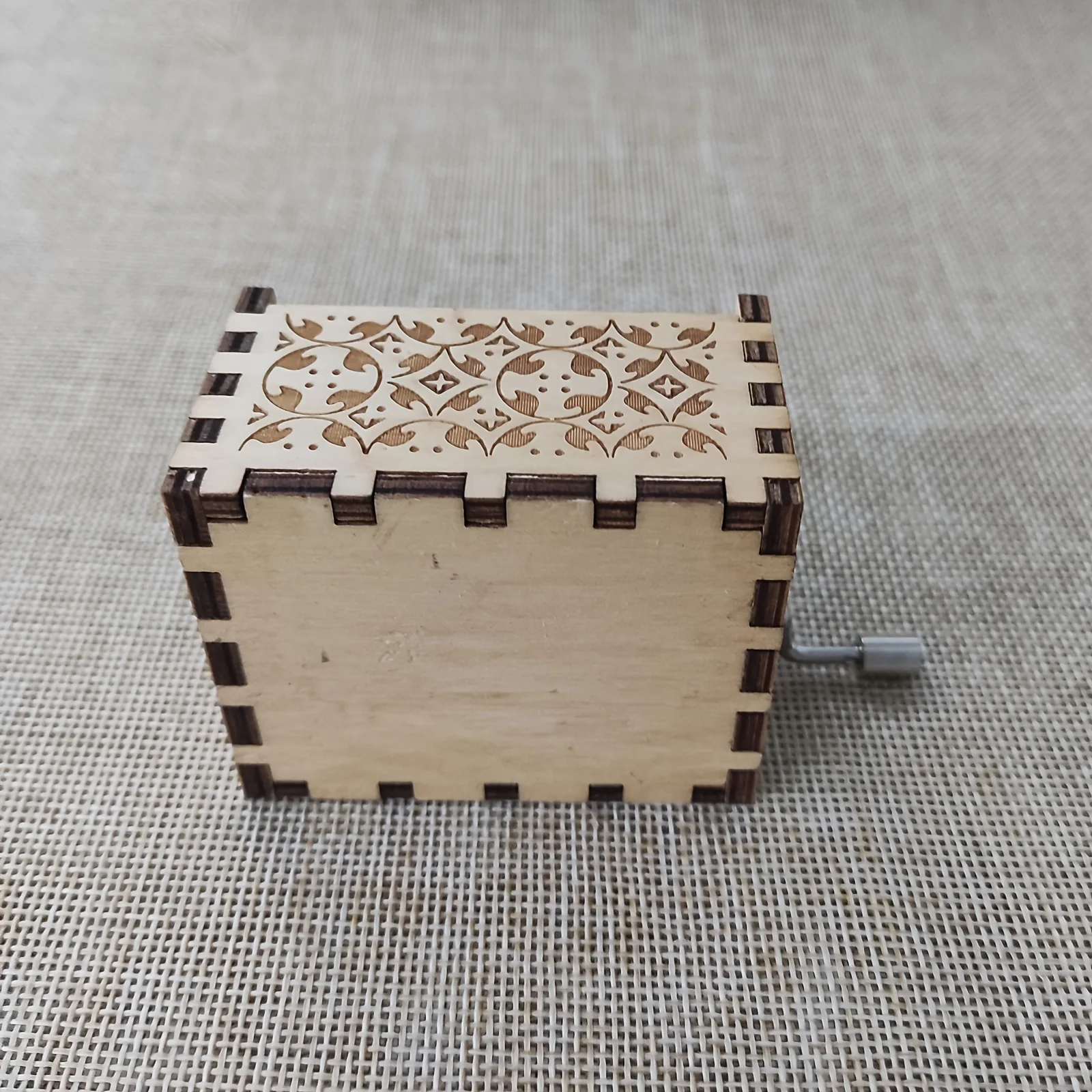 Brown Couples Music Box Wooden Antique Carved Hand Cranked Classic Theme Music for Birthday Party Gifts Family Decoration 6