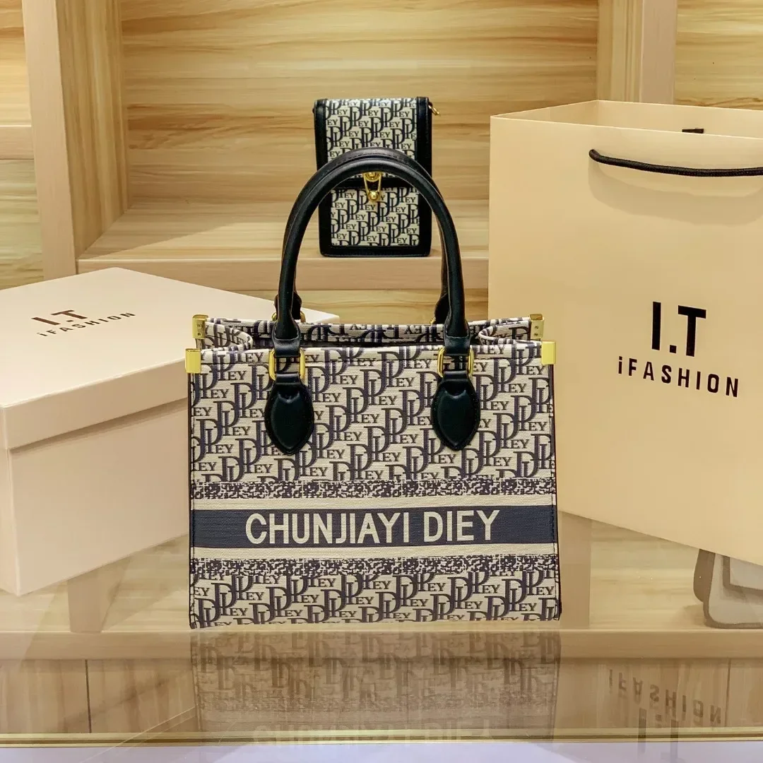

2024 New Embroidery Women Tote Bags Large Capacity High Quality Shoulder Messenger Bags Luxury Fashion Women Purse And Handbags