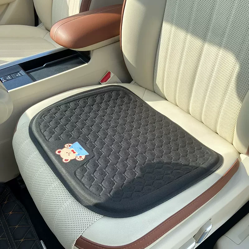 thumbnail image 1 of Cojín de asiento de coche con bonitos dibujos animados, almohadilla refrescante, almohadilla de gel Simplicity, cojín de asiento ventilado y refrescante universal para las cuatro estaciones, 1 of 5