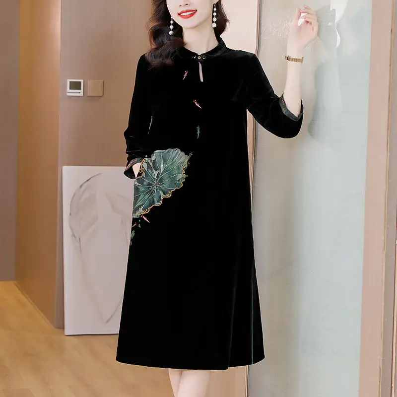 

Autumn And Winter Velvet Qipao 2022 New Chinese Style Mother Clothes Large Size Loose Retro Modified Cheongsam Dress Women T1690