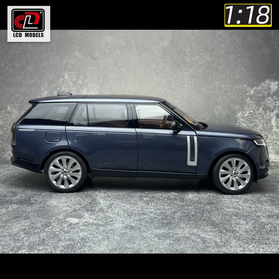 LCD 1/18 scale 2022 for Range Rover SV SUV Metal static