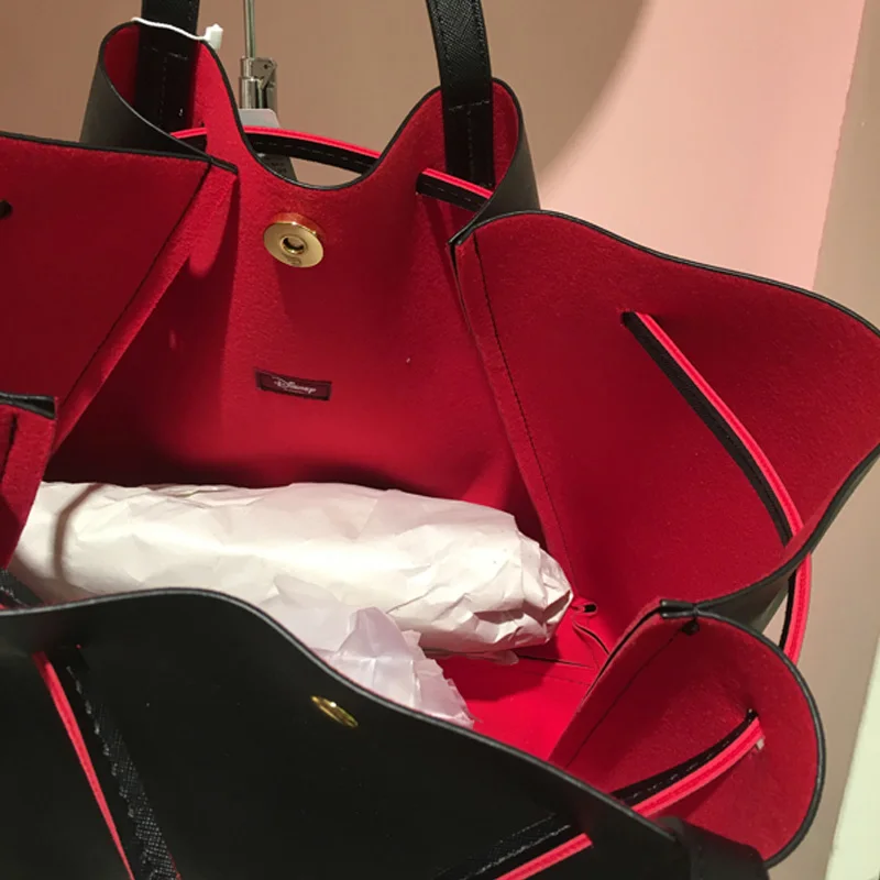 Disney Co Branded Big Opening Women Handbag PU Leather Mickey Donald Duck Drawstring Handheld College Girl Shoulder Backpack 5
