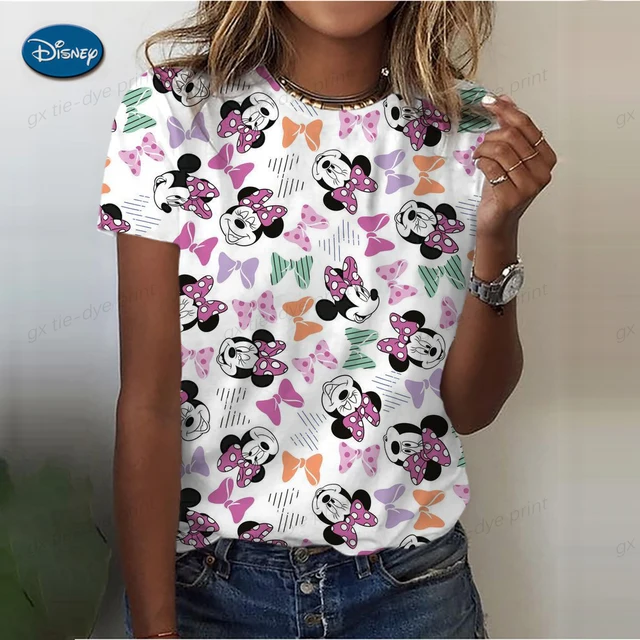 디즈니 마법에 흠뻑 취하세요: 수채화 프린트의 미키 마우스 티셔츠
