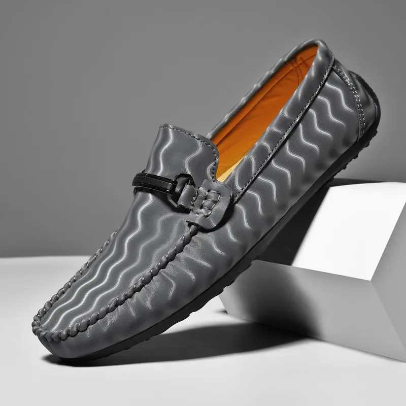 

2023 Spring Summer Gray Loafers for Men Lightweight Breathable Men's Casual Leather Shoes Flat Metal Social Shoes Male mocasines