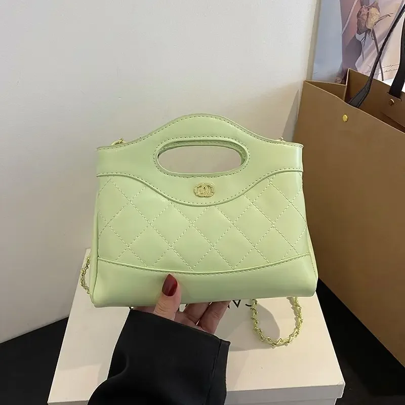 2024 New Xiaoxiangfeng Lingge Handbag Chain Fashion Commuter One Shoulder Crossbody Bag Versatile and Elegant Women's Bag