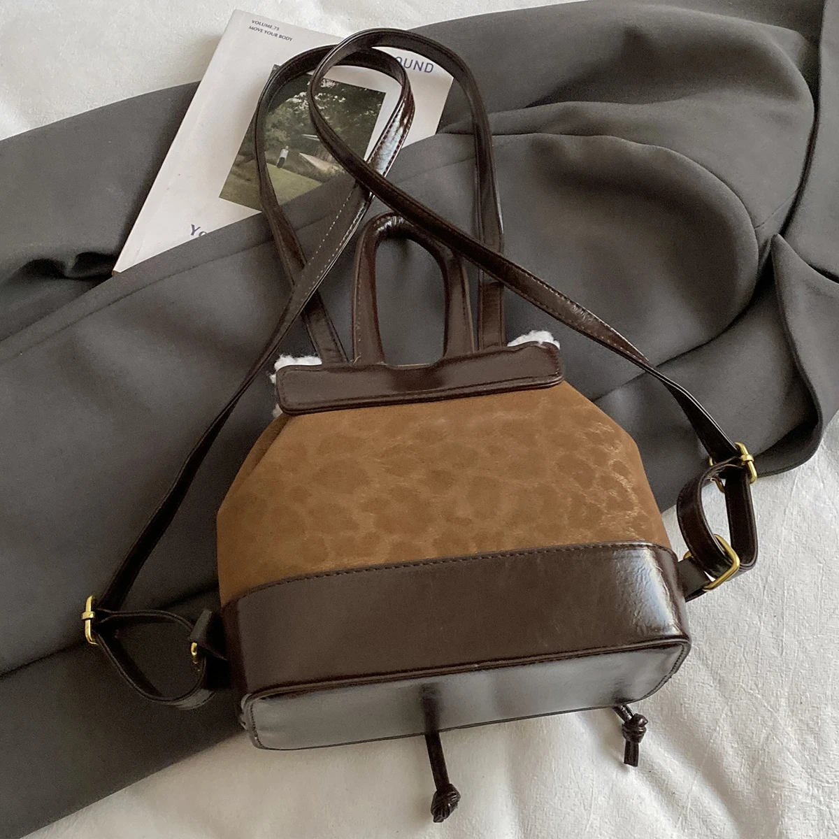 High-End Retro Backpack for Women 2025 New Autumn and Winter Mini Backpack for Going Out, Traveling, School Bag for College Students, Shopping, Visiting Parks, Traveling