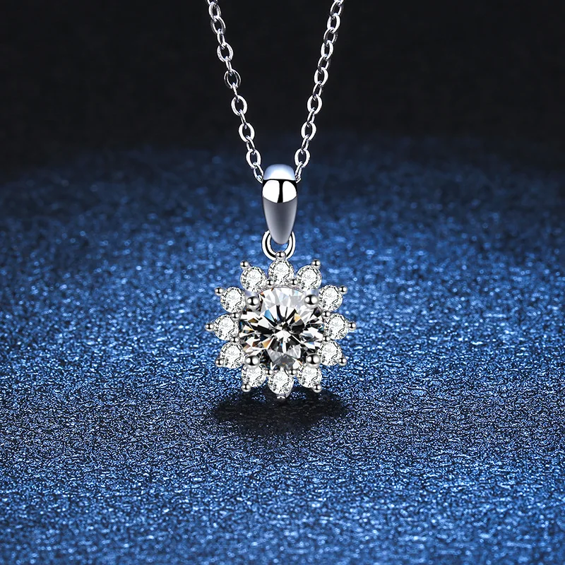 

Sunflower Real Moissanite Pendant Necklace For Women Top Quality 100% 925 Sterling Silver Wedding Party Bridal Fine Jewelry GRA