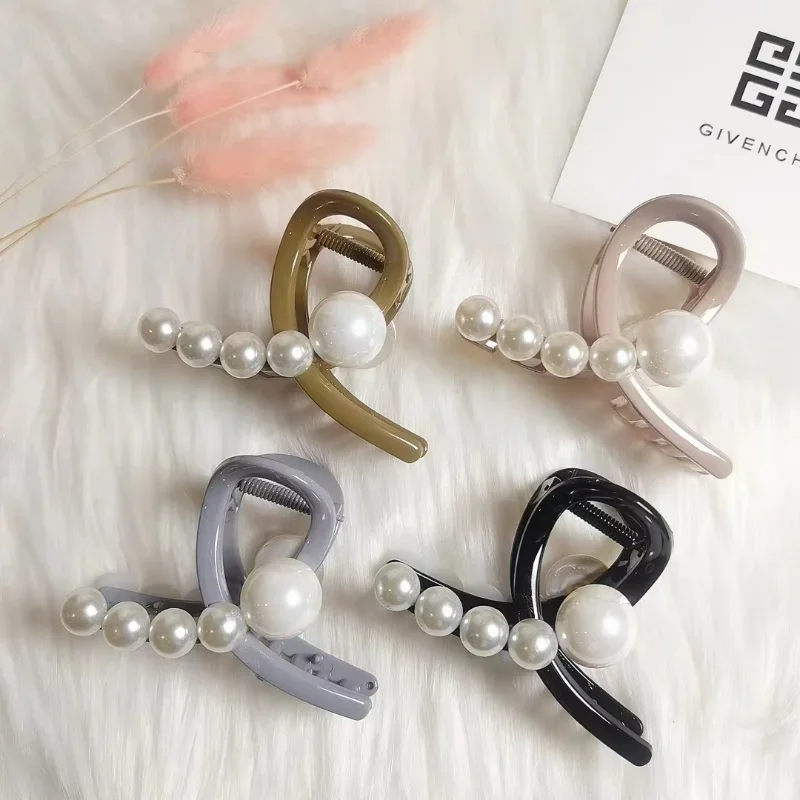 Five Big and Small Pearls Hair Claw Korean New 2023 Summer Elegant Bath Acrylic Shark Clip Headwear Hair Accessories for Women