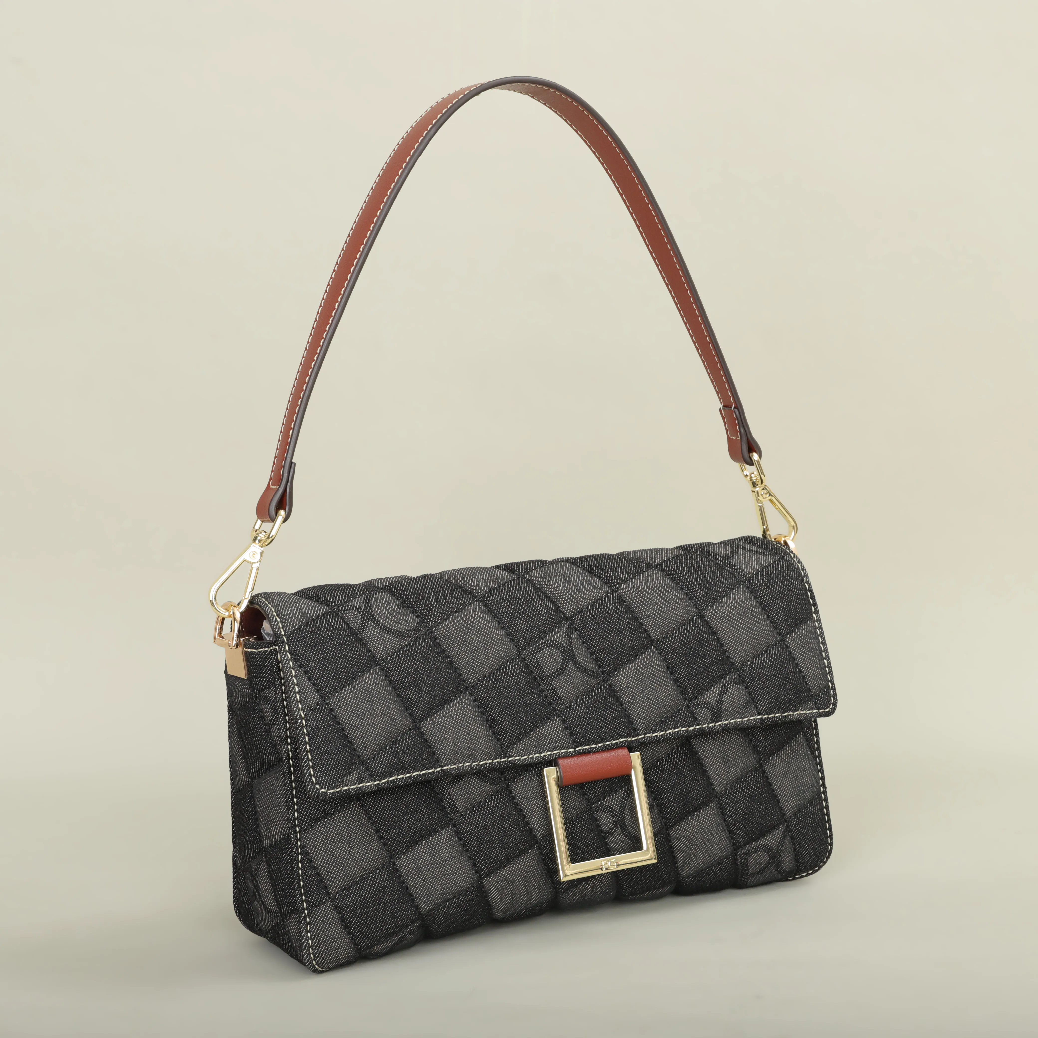 Crossbody bag interior compartments