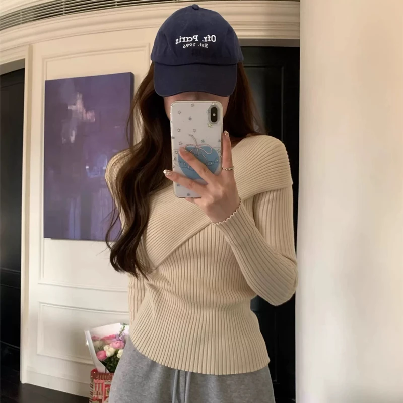 Fashion Retro V-neck Women's Slim-fit Long-sleeved Sweater Solid Color New Knitwear Elegant Casual Bottoming Shirt