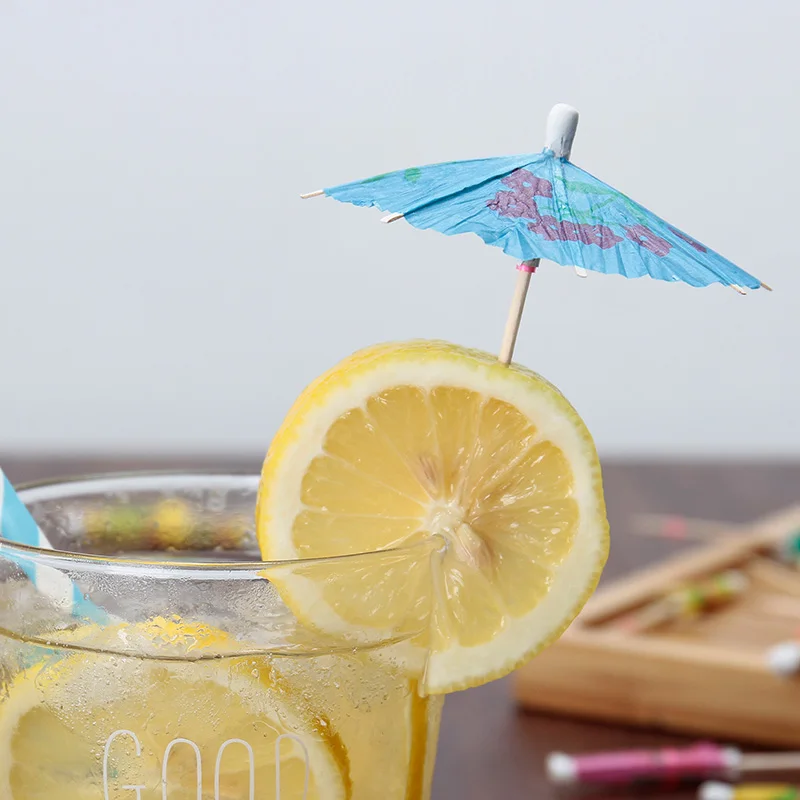 Рисунок 3 - бумажные мини-зонтики для торт