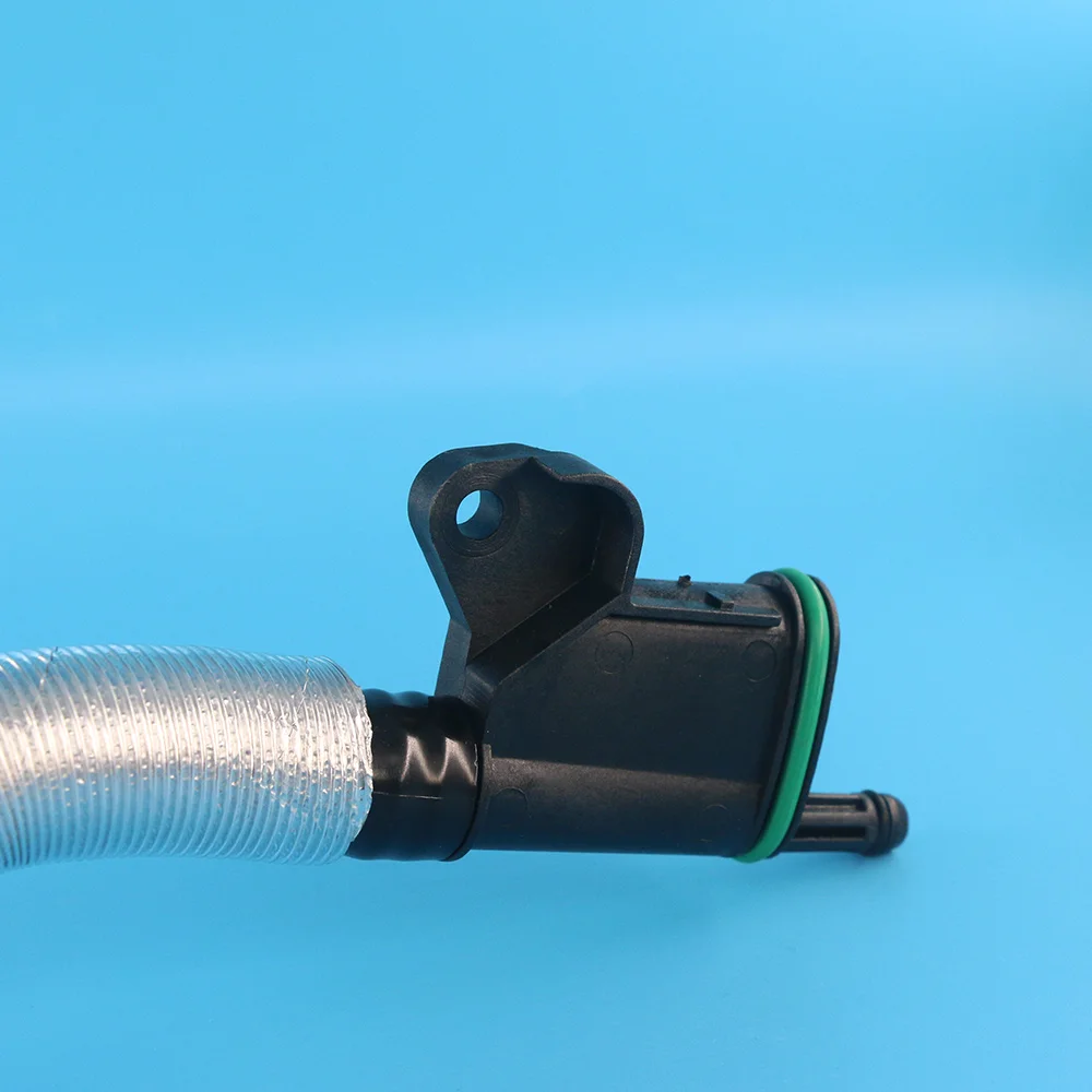 For A UDI A4 A5 A6 A8 S5 Coupe Sportback S8 Quattro Q5 VW Amarok Seat Oil Water Separator Vent Hose Breather Pipe 06H 103 213 J