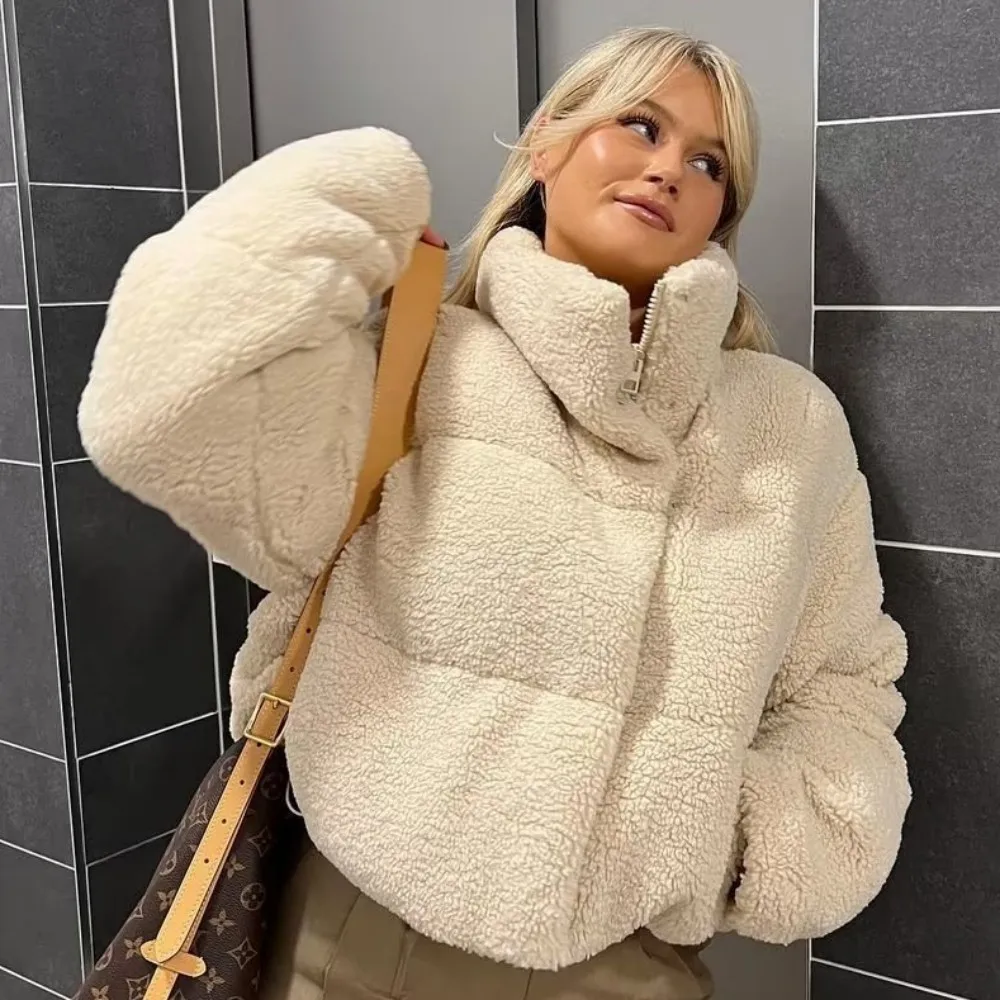 PB&ZA 2023 Autumn and Winter New Women's Lamb Wool Short Cotton Coat Standing Collar Thickened Warm Bread Coat Cotton Coat 3